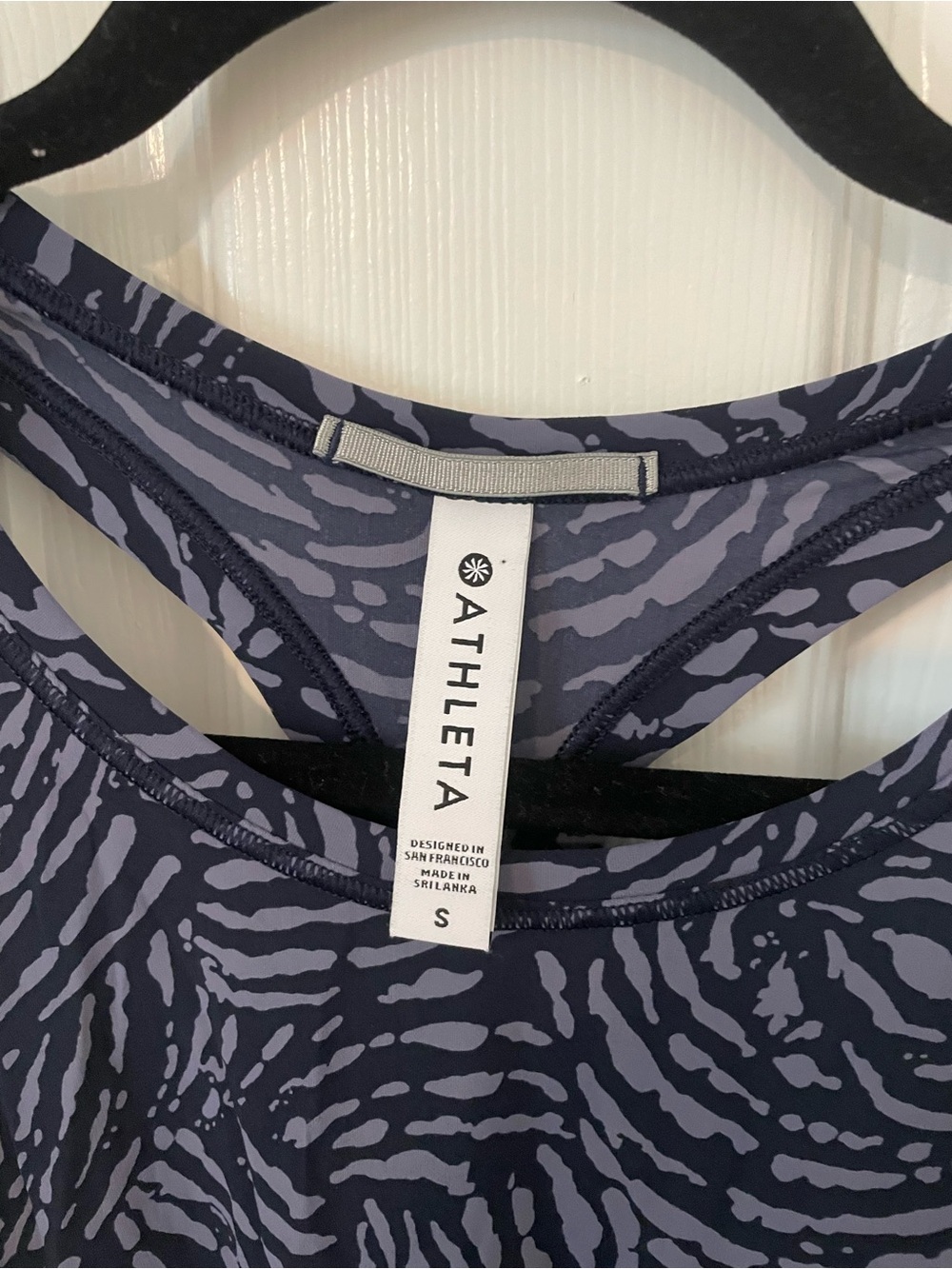 Athleta Ultimate Train Racerback Tank Navy Print Small - Picture 5 of 8